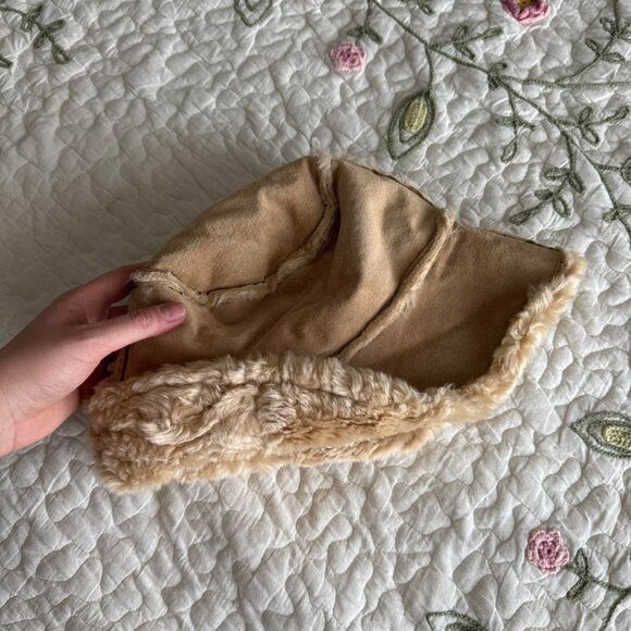 Women's Tan and Brown Hat - Picture 2 of 4